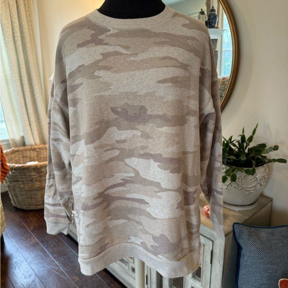 American Eagle camo Print Sweatshirt extra small